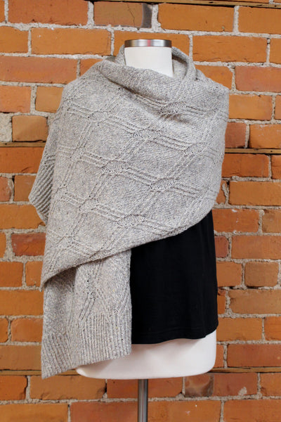 gray knitted wrap