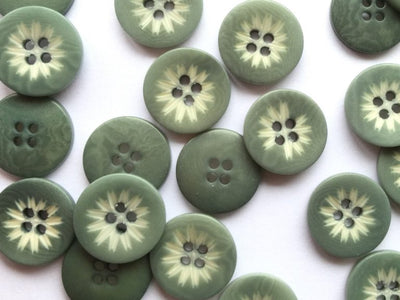 Corozo Buttons with Laser Flower (18mm)