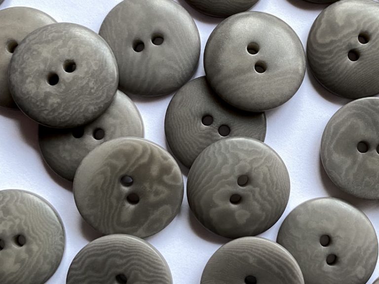 Simple Corozo Buttons (20mm)