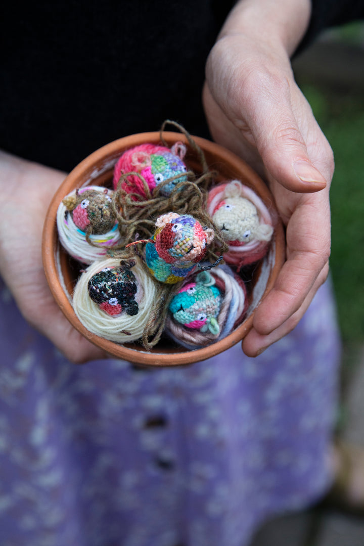 Tiny Friends: A Guide to Mosaic Embroidery (Tomomi Mimura) – Spun
