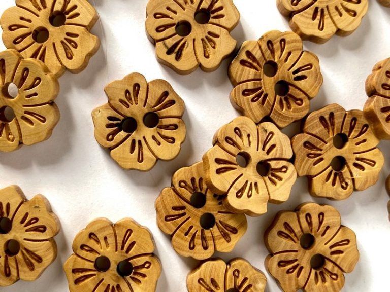 Wood Flower Buttons / TGB5067 (18mm)