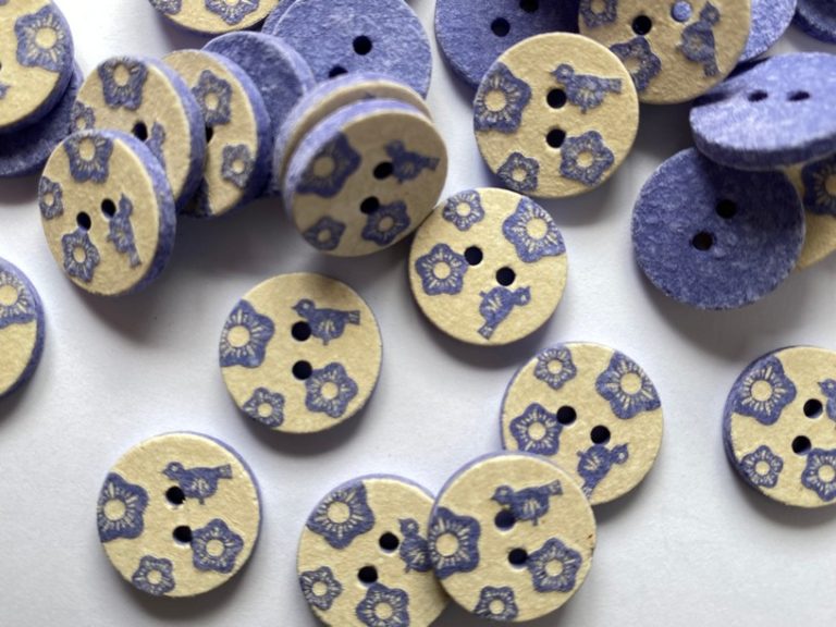 Recycled Imitation Coco Shell Buttons with Flower & Bird (15mm)