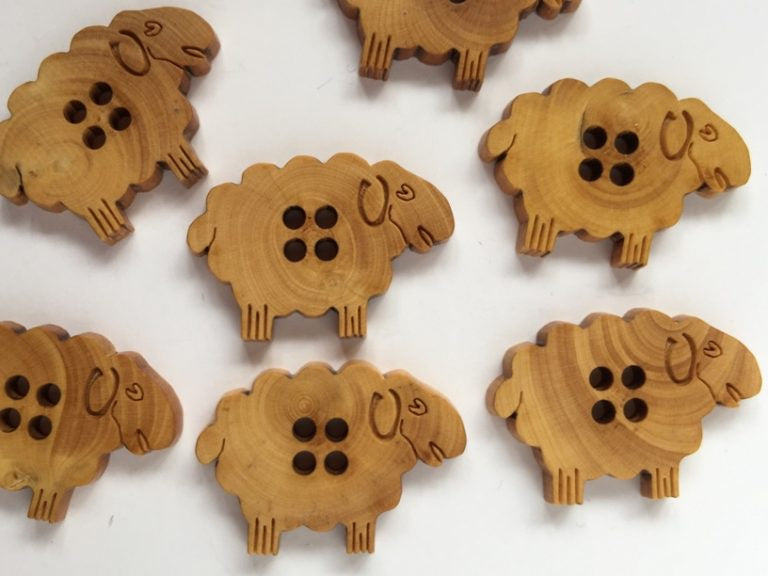 Wood Sheep Buttons / TGB3937 (30mm)