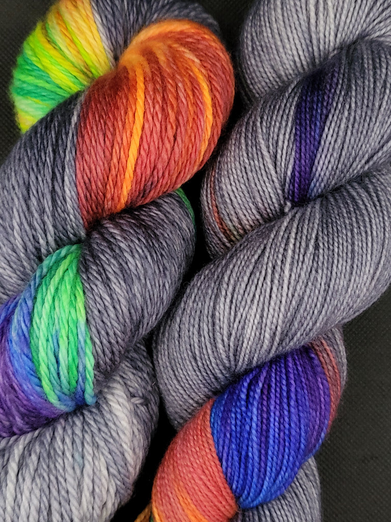 MAPPON REED まりりん Plymouth Encore Worsted Colorspun 7811 Red Black – Wool and