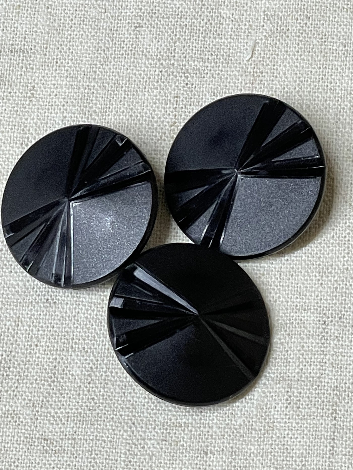 Poly Black Circle Buttons (25mm)