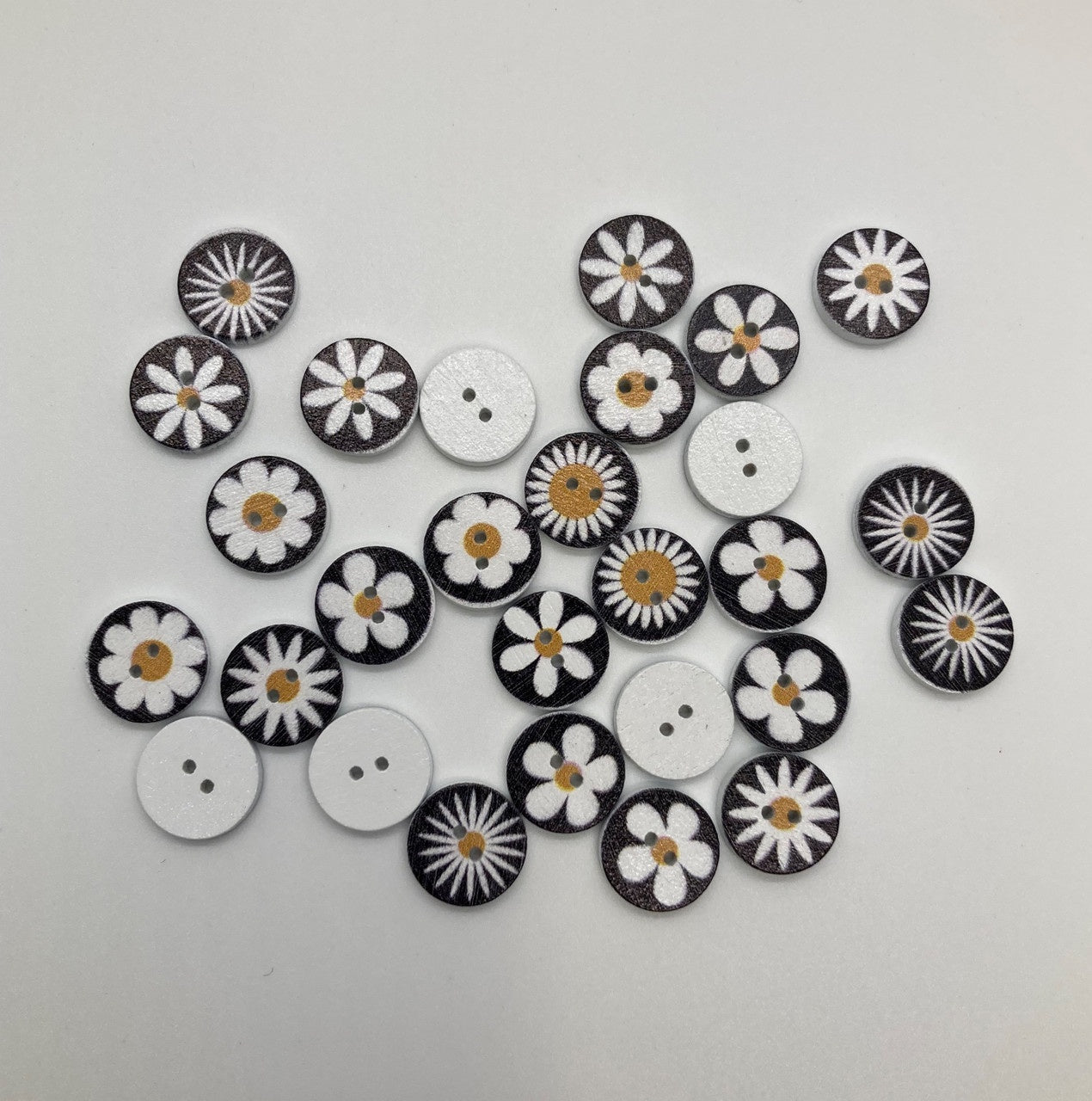 Daisy White Buttons (5/8" / 15mm)
